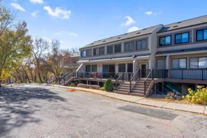 8948 Neill Lake