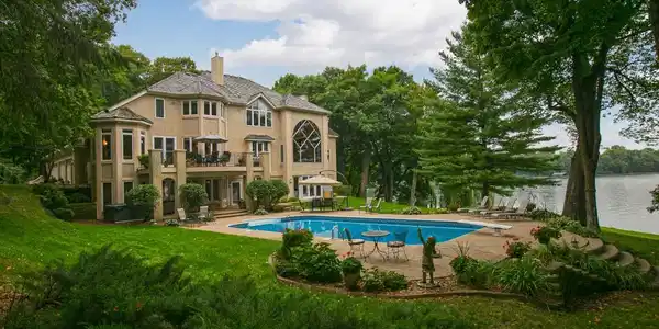 960 Tonkawa Road
