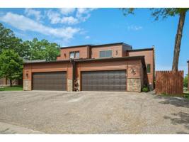 4052 Grainwood NE