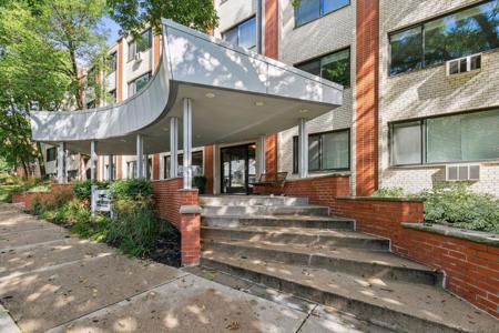 2700 W 44th Street