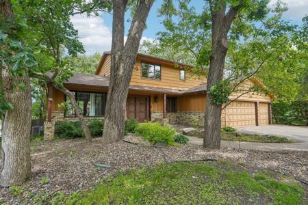 10075 Oak Shore Drive
