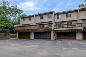 138 River Woods