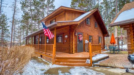 775 Grant Lake SW