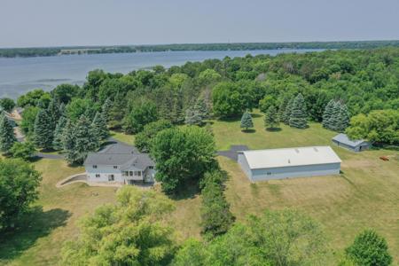 6961 Lake Carlos NE