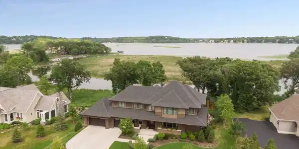 3776 Woodland Cove