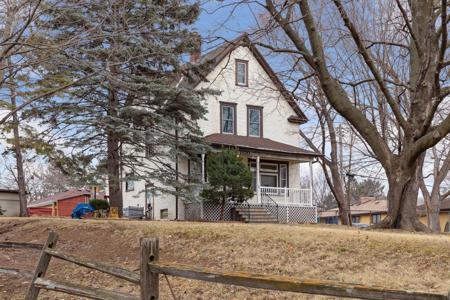 1320 Clarence