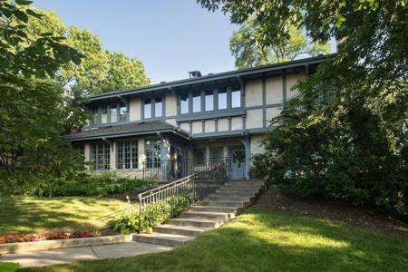 2617 Dean Parkway