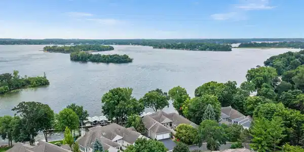 2998 Pelican Point Circle
