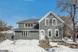 602 Hickory Street W