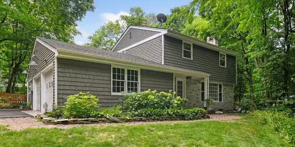 27915 Woodside