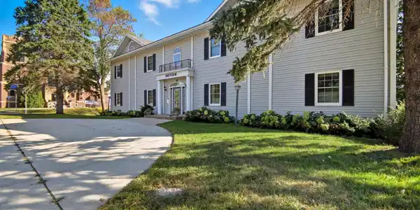 401 Walnut Avenue