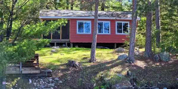 636 Lindgrens Shore