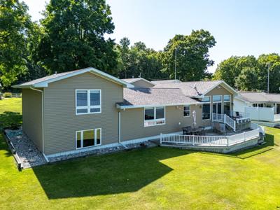 15672 N Trinity Point Road SE