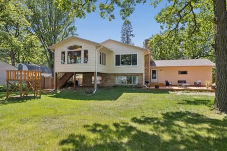 1195 Lakeshore Drive