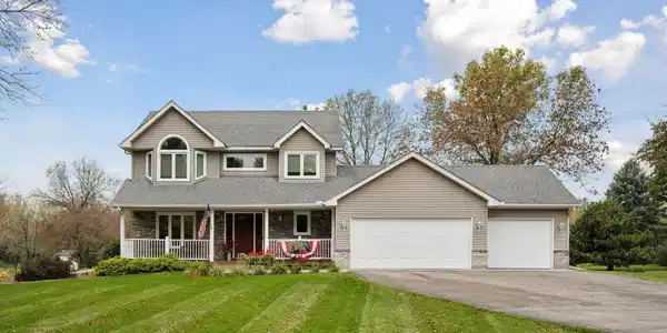 15035 Cherokee Drive N