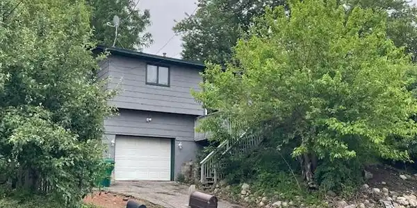 1733 Shorewood Lane