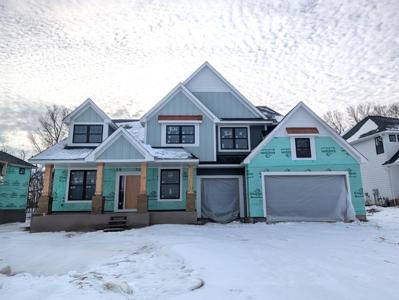 1884 Royal Boulevard N