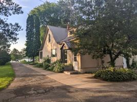 212 Lakeshore