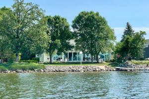 1760 Shore