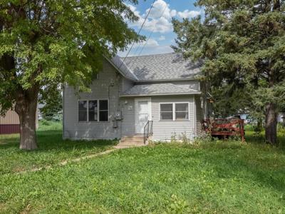 208 Main Street E