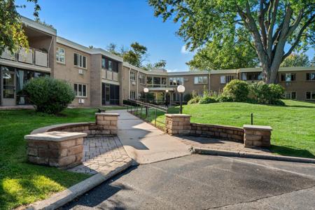 4380 Brookside Court