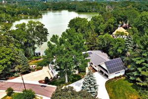 4021 Silver Lake NE