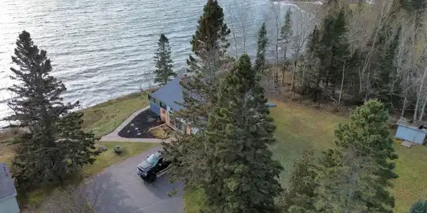 1825 Cliff Point