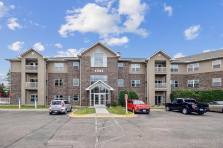 1341 Lake Drive W
