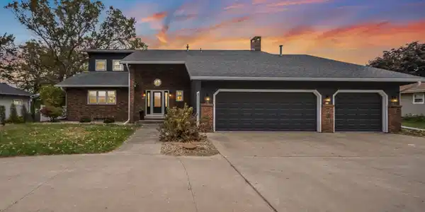 999 Shoreacres Drive