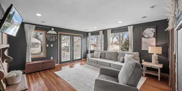 1672 Bluebird Lane