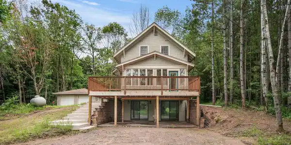 9158 Oakwood Lane