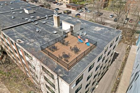 2700 W 44th Street