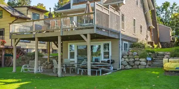 5056 Edgewater Drive