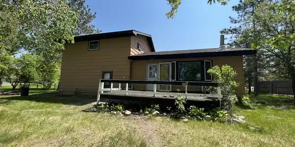 17041 Stalker Lake