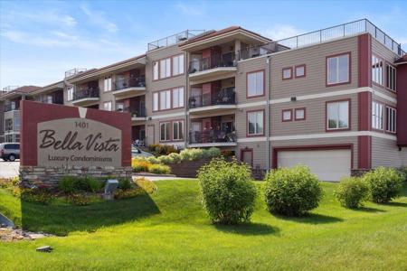 1401 N Lakeshore Drive