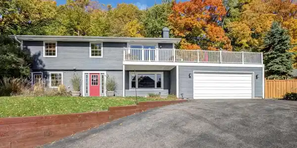 4746 Island View Drive