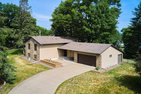775 Lakeview