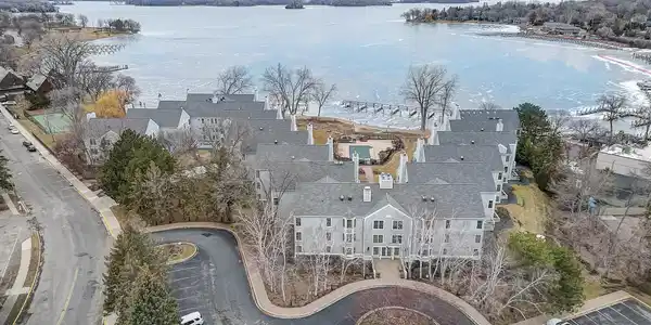 603 Lake