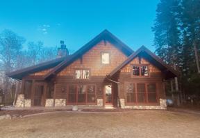 1091 Sunset Hill NE