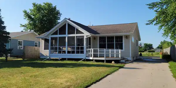 1833 Shore