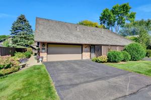 17830 Comstock