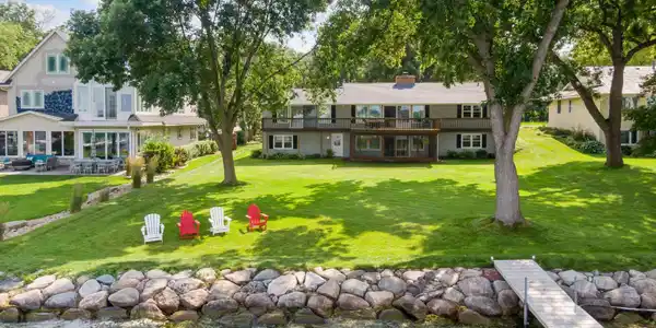 2142 Shadywood Road