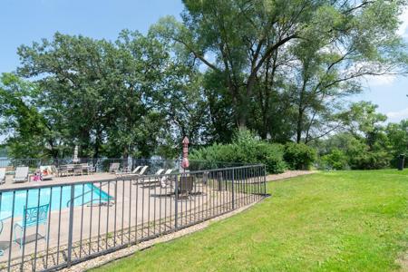 1136 Chelsea Court