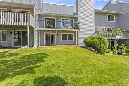 142 Canabury Court
