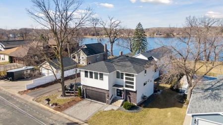 1571 Bluebird Lane