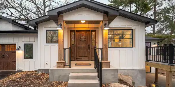 2137 Ashland
