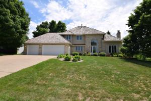 4035 Windsong Circle NE