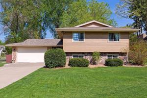 1389 Pike Lake