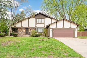 4008 Macalaster NE