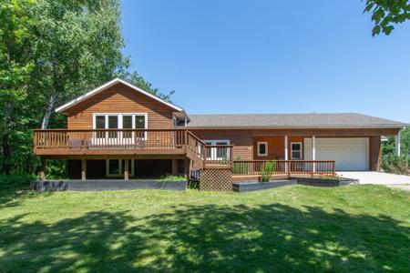 8290 Gladstone Lake Road